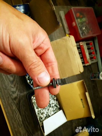 Крепление для заборов, кровли