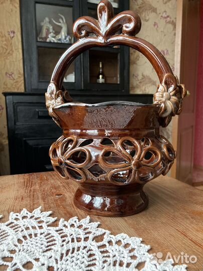 Керамическая ваза-сухарница