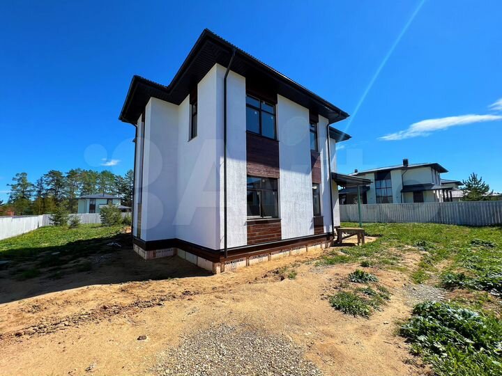 Коттедж 195 м² на участке 15 сот.