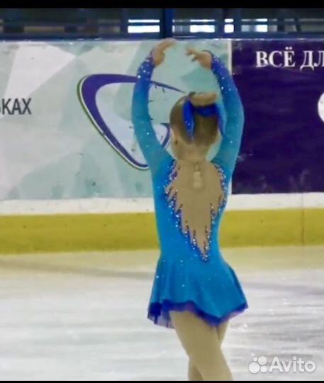 Платье для выступлений по фигурному катанию