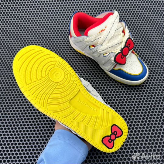 Sanrio HelloKitty х OLD order Skater 001
