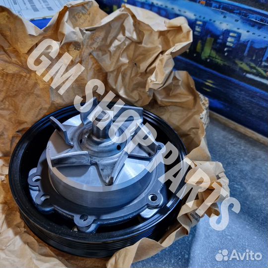 Вставка насоса охлаждения двигателя Cadillac Escal