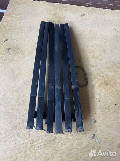 Направляющая стекла задней двери nissan almera