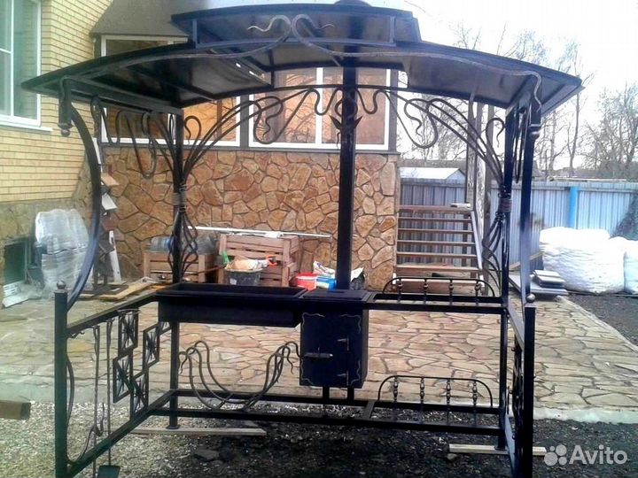 Мангал кованный с крышей