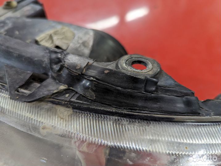 Фара левая Volkswagen Pointer