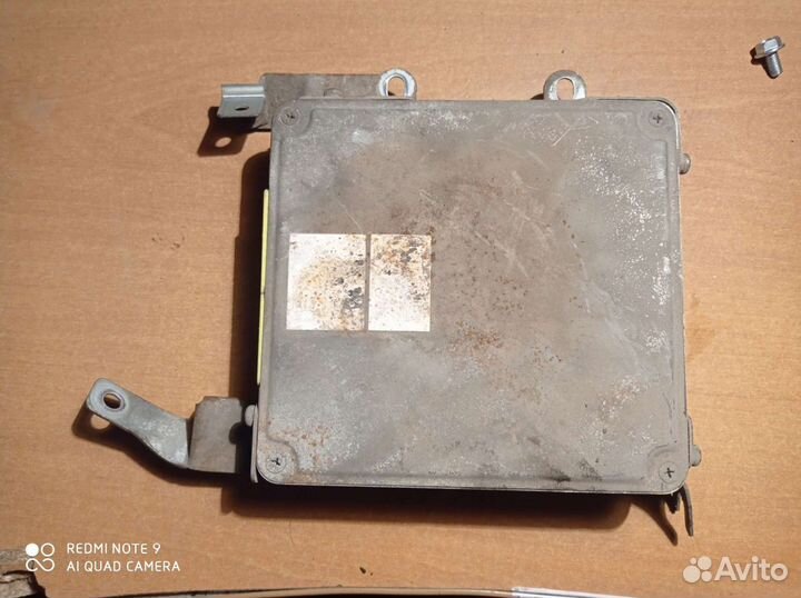 Блок управления двс Mazda Familia 1995 (B31V18881)