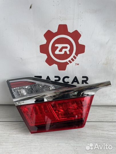 Toyota Camry v55 Фонарь внутренний левый