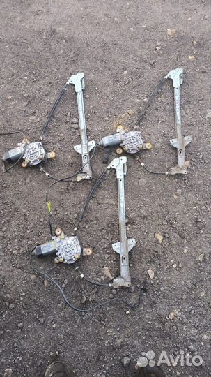 Правый стеклоподъёмник Audi 100c4 4A0837398A