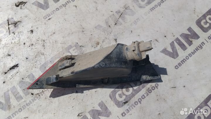 Фара противотуманная задняя правая Ford Kuga 1