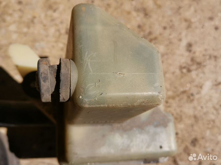 Бачок гур Mazda 3 Bk