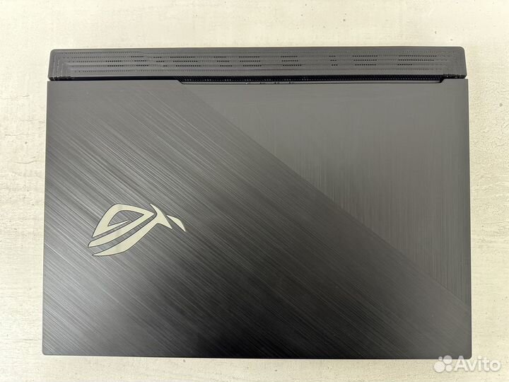 Asus ROG Strix lllG i 7 9750 H RTX 2070 32 gb