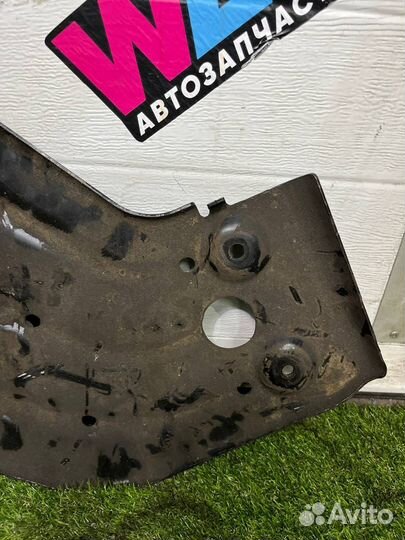 Кронштейн (крепление) Dodge Ram 5 DT 2019 68266717