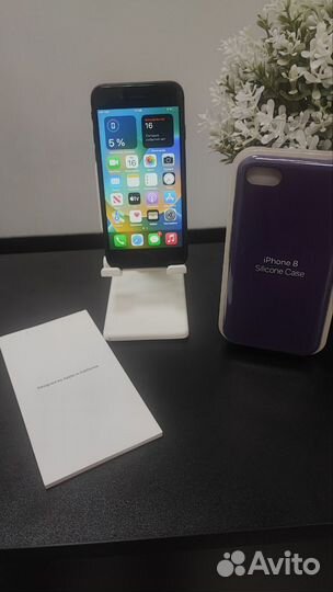 iPhone 8, 64 ГБ