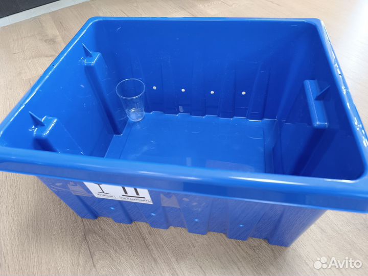 Контейнер пластиковый с крышкой