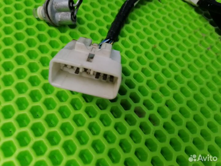 Проводка крышки багажника Митсубиси Шариот 3