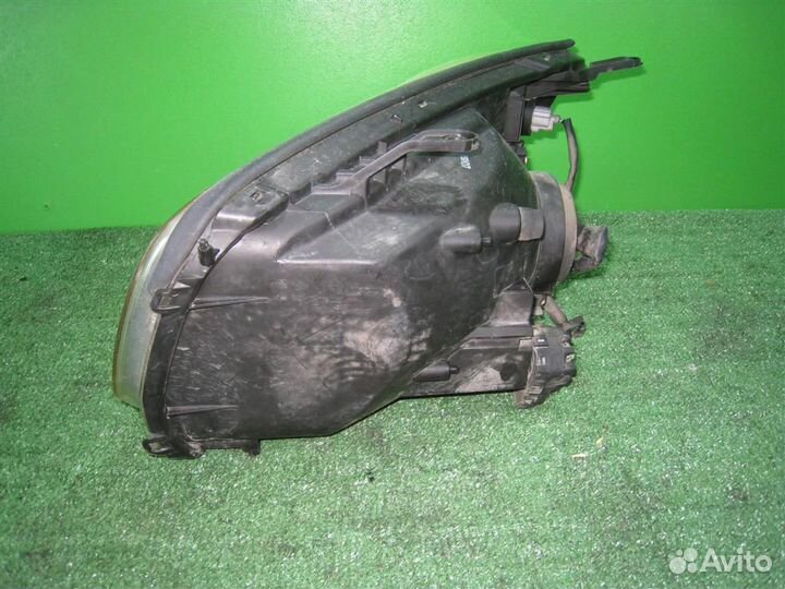Фара правая Toyota RAV4 A2 2005