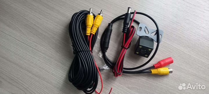 Автокамера заднего вида