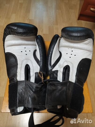 Боксерские перчатки