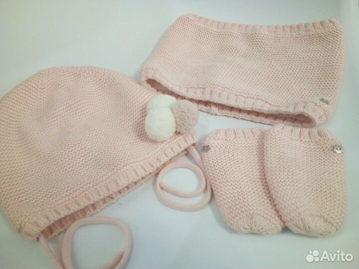 Продам комплект шапка+снуд+варежки 9-12 мес. reser
