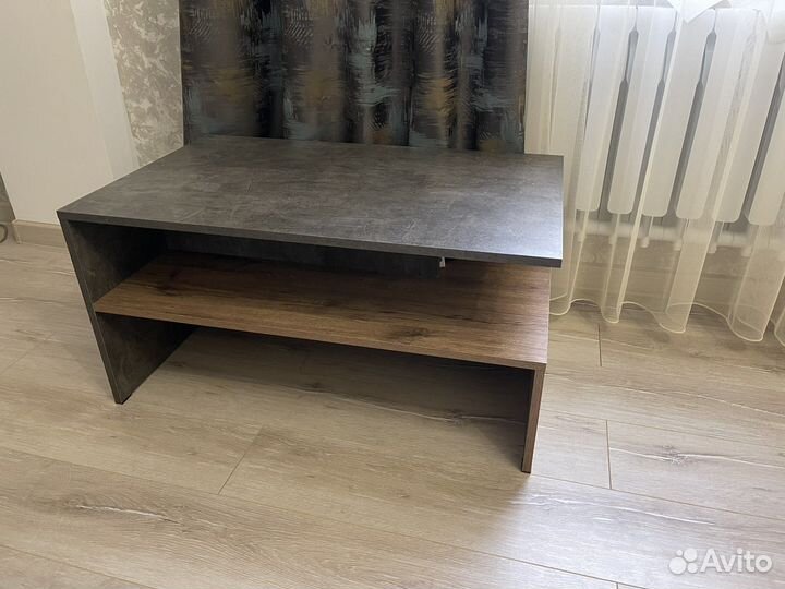 Журнальный столик