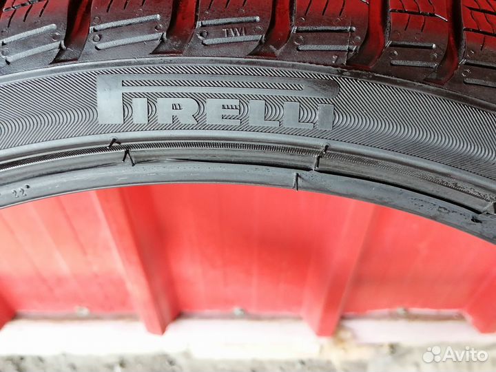Pirelli Winter Sottozero 3 235/35 R19