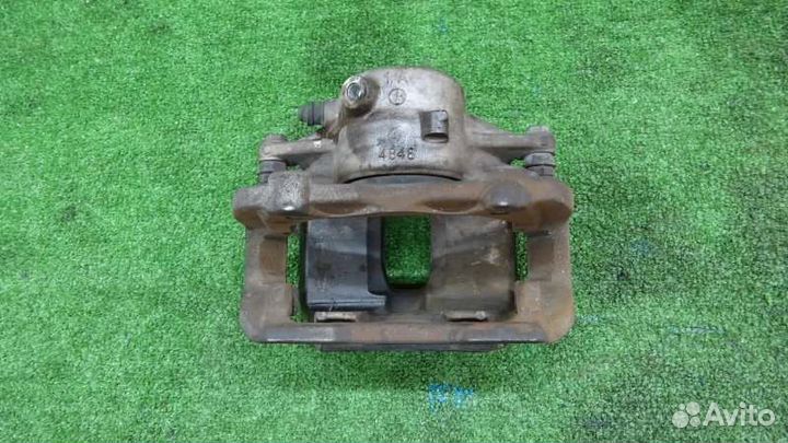 Суппорт передний правый Mercedes-Benz C200 W204