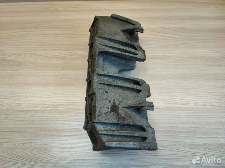 Кронштейн впускного коллектора Renault Duster