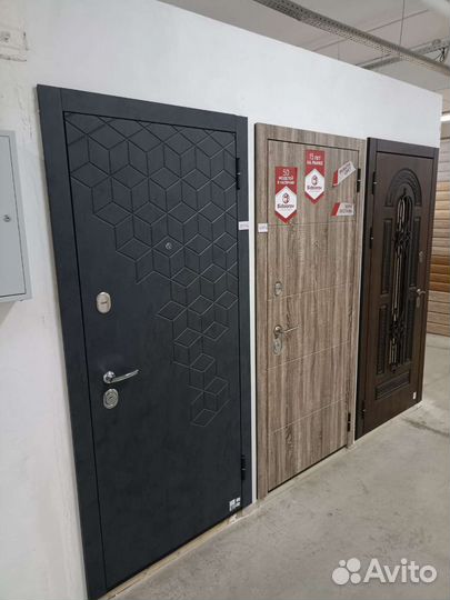 Дверь входная металлическая новая