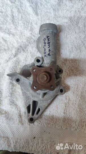 Помпа Водяной насос Iveco Hyundai Elantra Accent