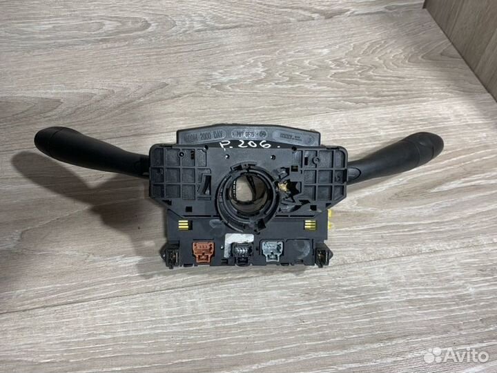 Блок подрулевых переключателей Peugeot Partner M59