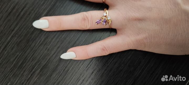 Золотое кольцо с сапфиром