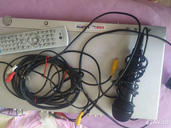 Видеомагнитофон с караоке LG (привезу)