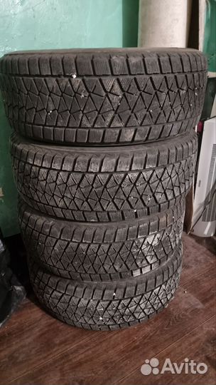 Bridgestone Blizzak DM-V2 255/60 R18
