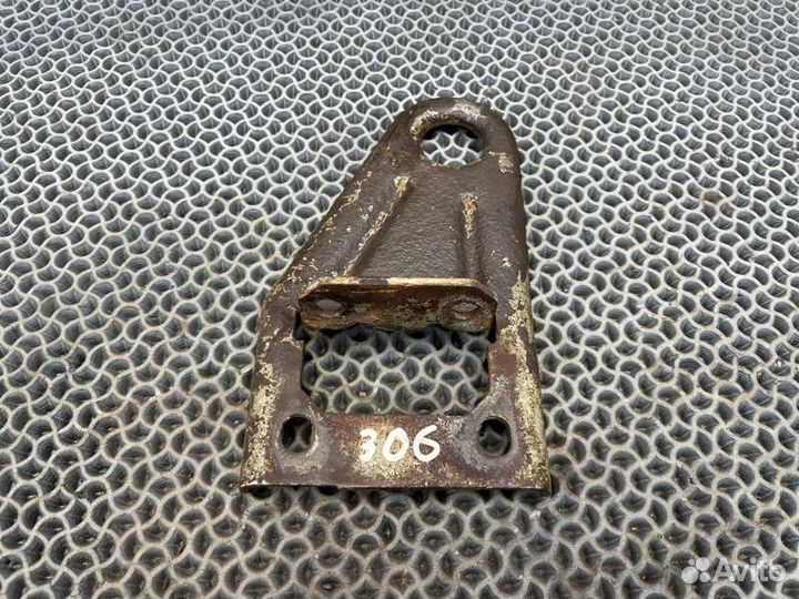 Петля буксировочная задняя Газ Волга Сайбер 2.4