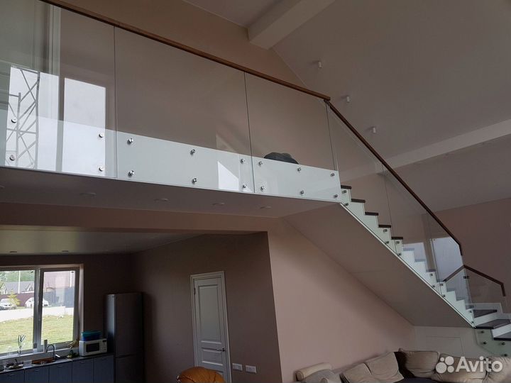 Стеклянные ограждения для лестниц