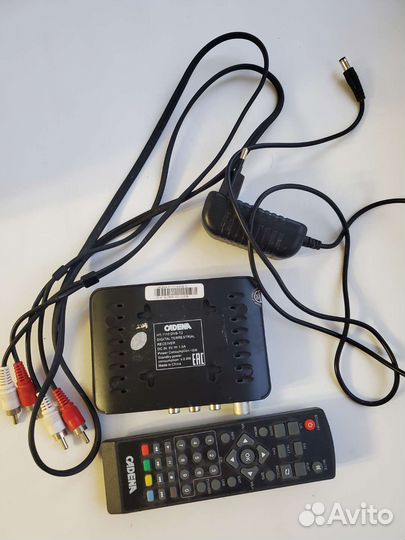 Приставка для цифрового тв Cadena HT-1110