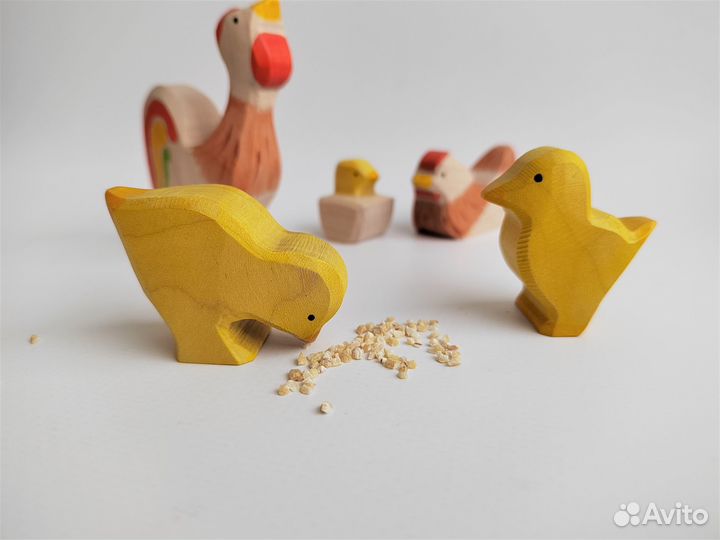 Игрушки деревянные (петушок, курица, цыплята)