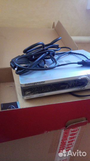 Цифровой спутниковый ресивер golden interstar