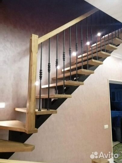 Лестница на второй этаж в дом