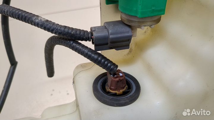 Бачок омывателя Infiniti QX56