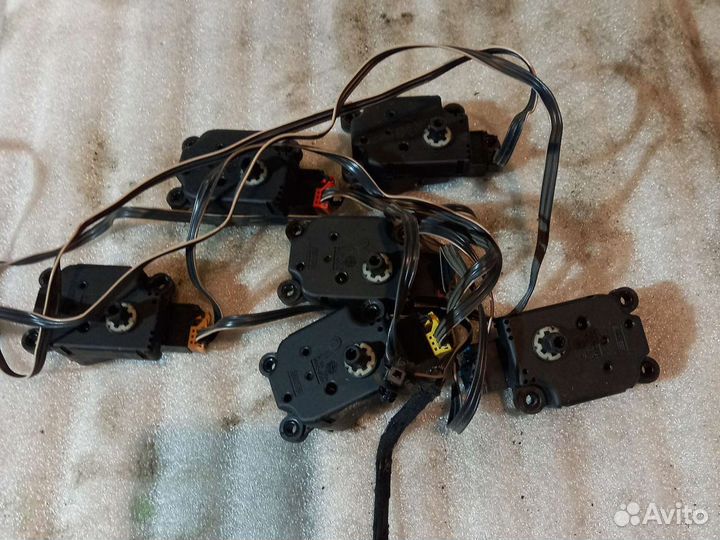 Сервопривод (мотор) заслонки печки Мерседес Е211