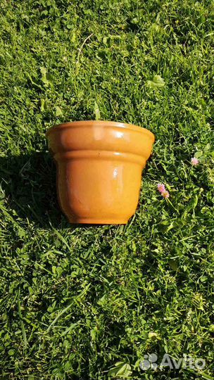 Горшок для цветов глиняный