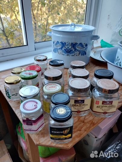 Банки и бутылки стеклянные с крышками