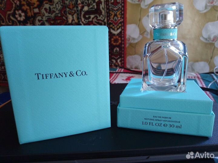Флакон в упаковке от Тиффани.И просто коробочка