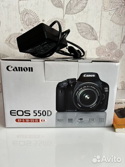 Зеркальный фотоаппарат Canon EOS 550D