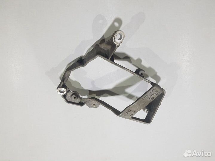 Кронштейн насоса подвески ауди а8 audi s8