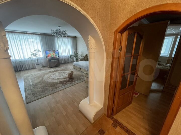 3-к. квартира, 93 м², 3/5 эт.