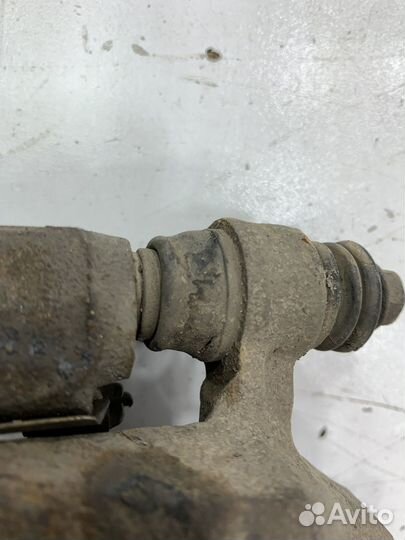 Hyundai Accent суппорт тормозной передний левый