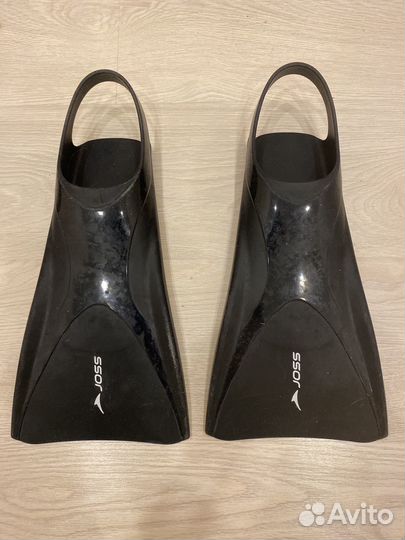 Ласты для тренировок в бассейне