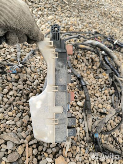 Toyota corolla 120 2003 блок предохранителей